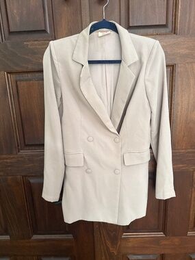 Showpo neutral tan beige blazer